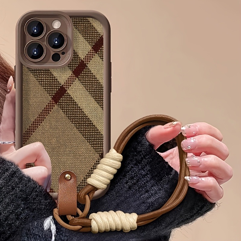 Etui na telefon z brązowymi pa – Samsung Galaxy S24 recenzja i cena